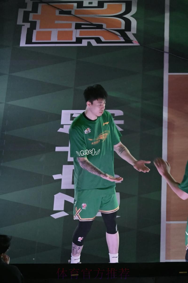 张镇麟16分王哲林14+7 上海客场大胜送辽宁4连败